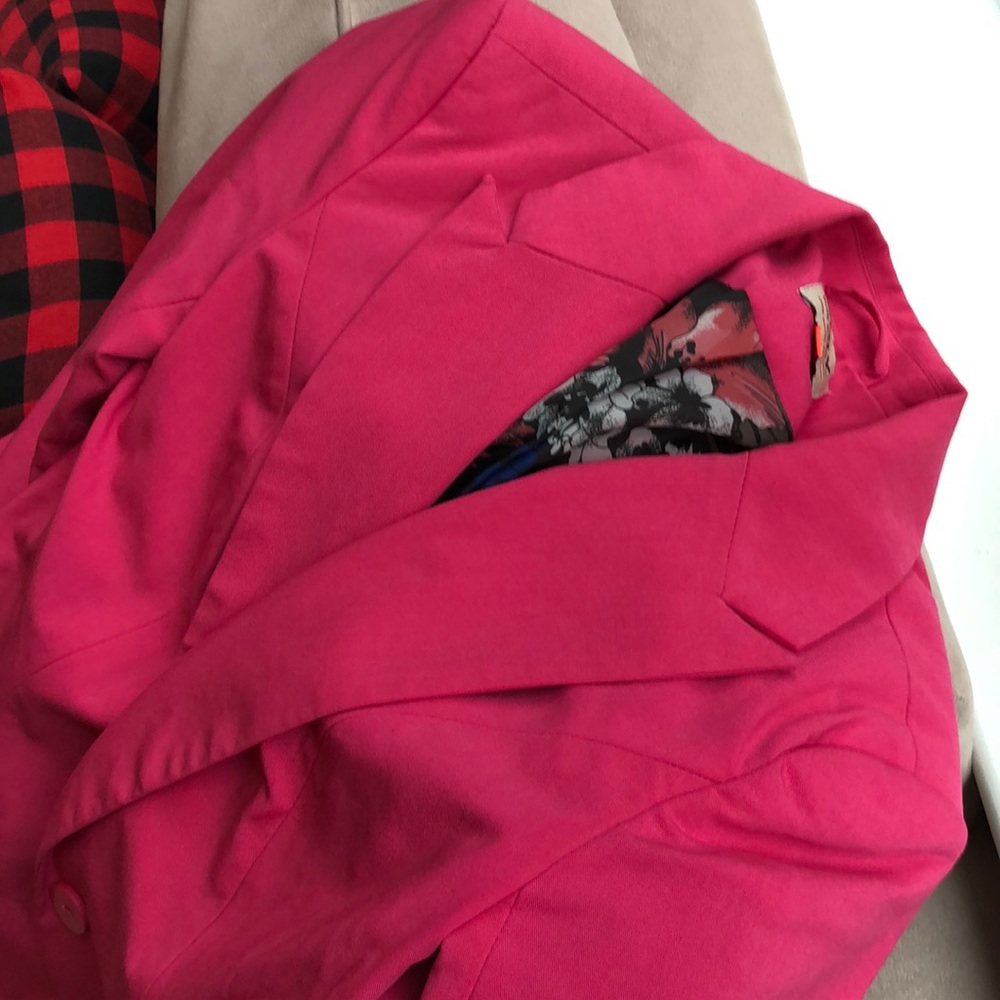 Pink blazer with flower print cuff